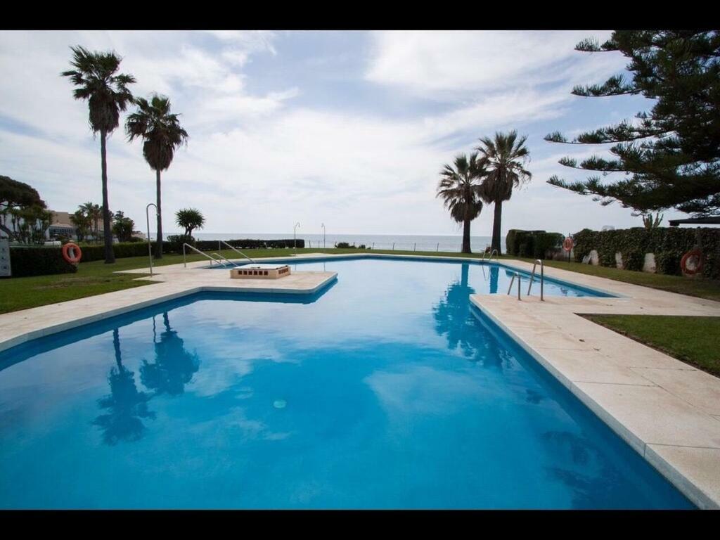 Apartment By The Sitio de Calahonda